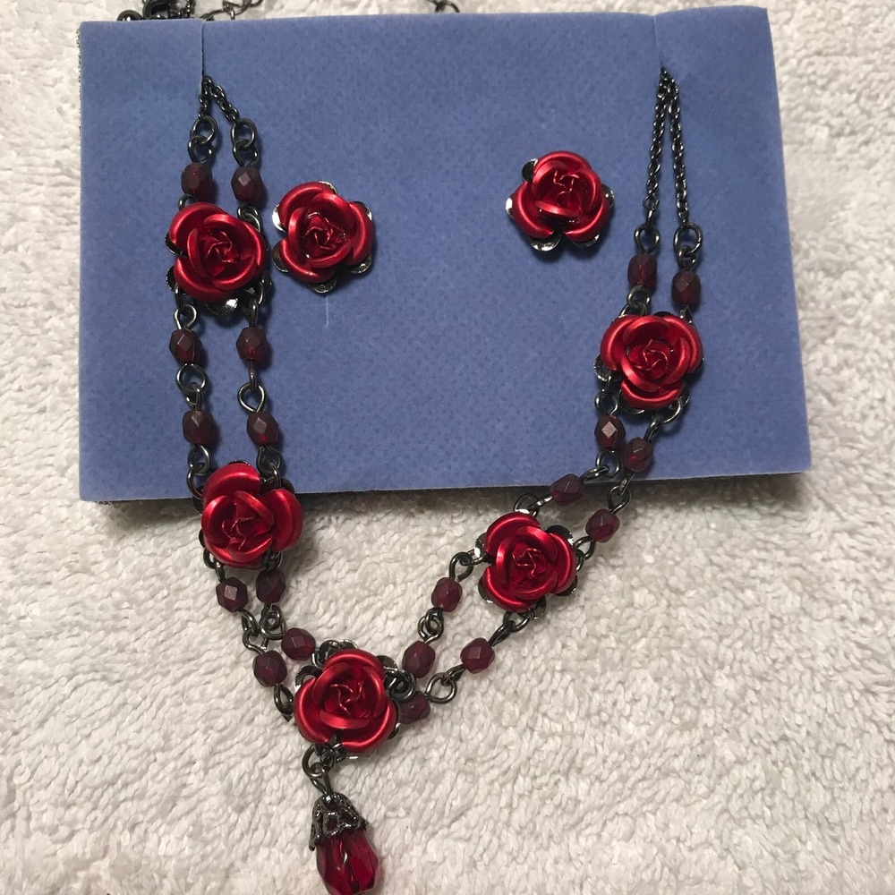 Vintage Avon 2002 Red Roses Necklace and earrings giftset
